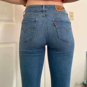 Levi’s 721 High Rise Skinny Jean